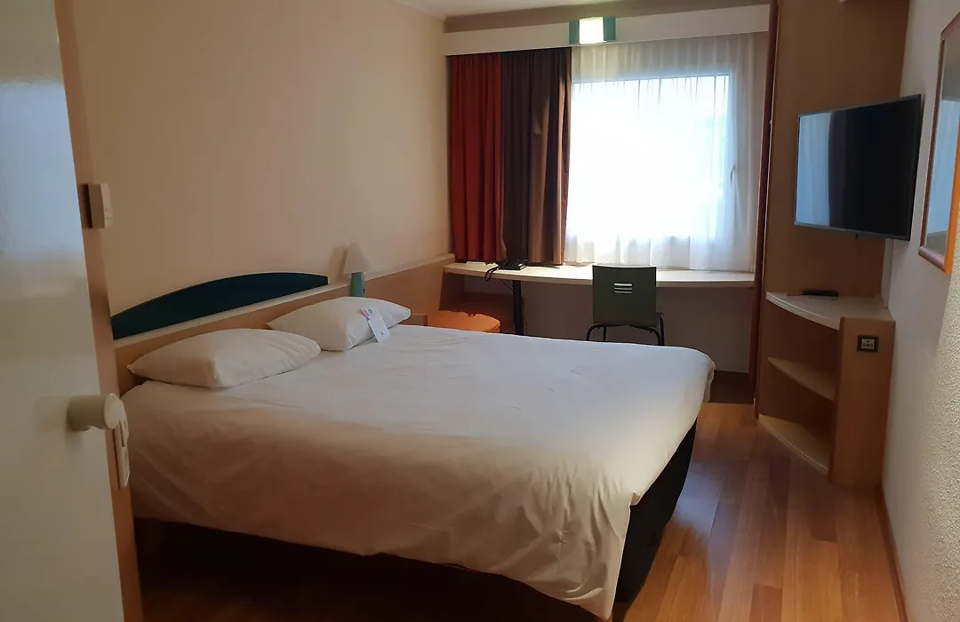ibis Hotel Hamburg Airport-1